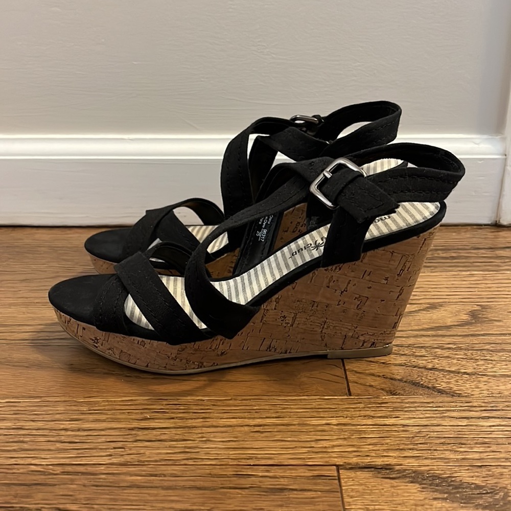 Black Wedges by Montego Bay Club - Picture 4 of 7